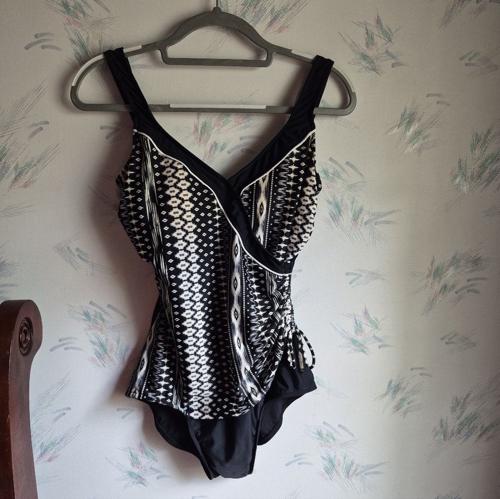 Maxine Of Hollywood One Piece Swimsuit Size 10 Black White Drawstring